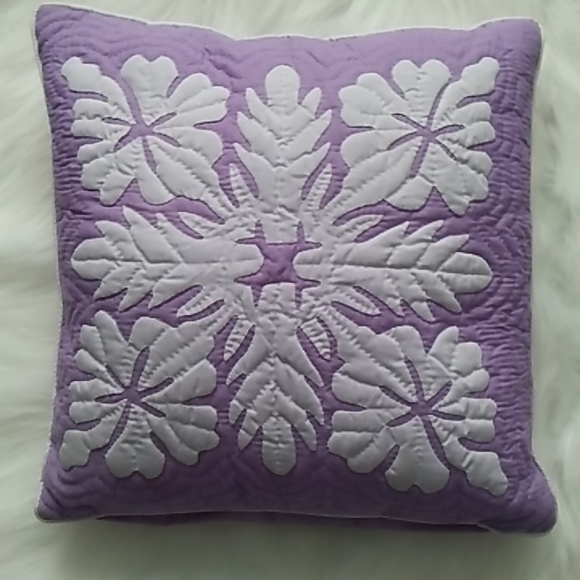 ⭐️HP⭐️Hawaiian Quilt Collection Cushion - Picture 4 of 5